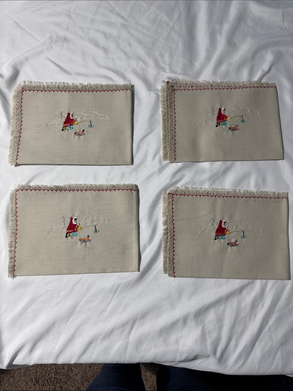 Set of 4 Vintage Embroidered  Linen Napkins Placemats Arctic Folk Art Fringed